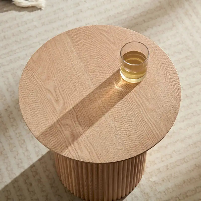 Oak Round Fluted Side Table, 1-Person Use, 17.71" Diameter